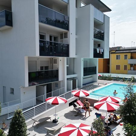 Nuovo Condominio Con Piscina E Garage Bibione Exteriör bild