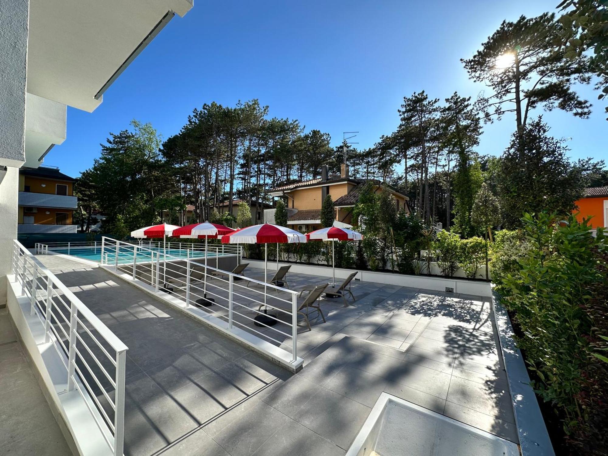 Nuovo Condominio Con Piscina E Garage Bibione Exteriör bild